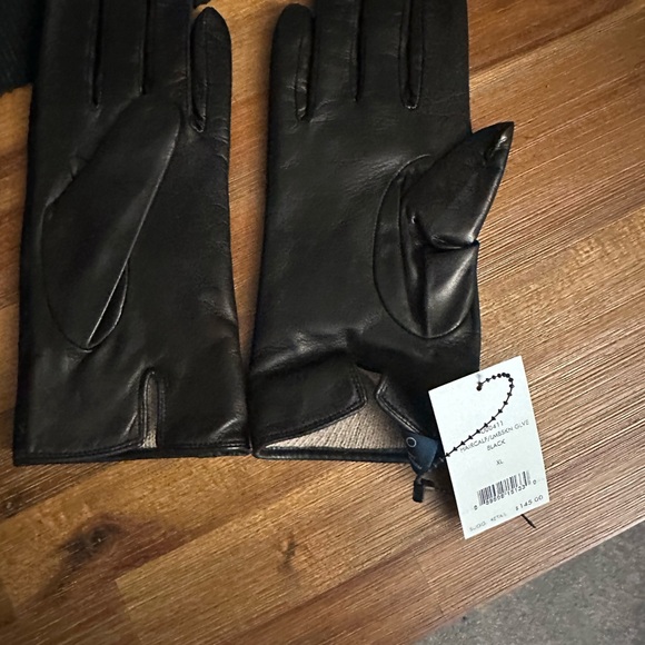 Woman’s Cole Haan hair calf/lamb skin black gloves. Wool and cashmere lined - Picture 4 of 5